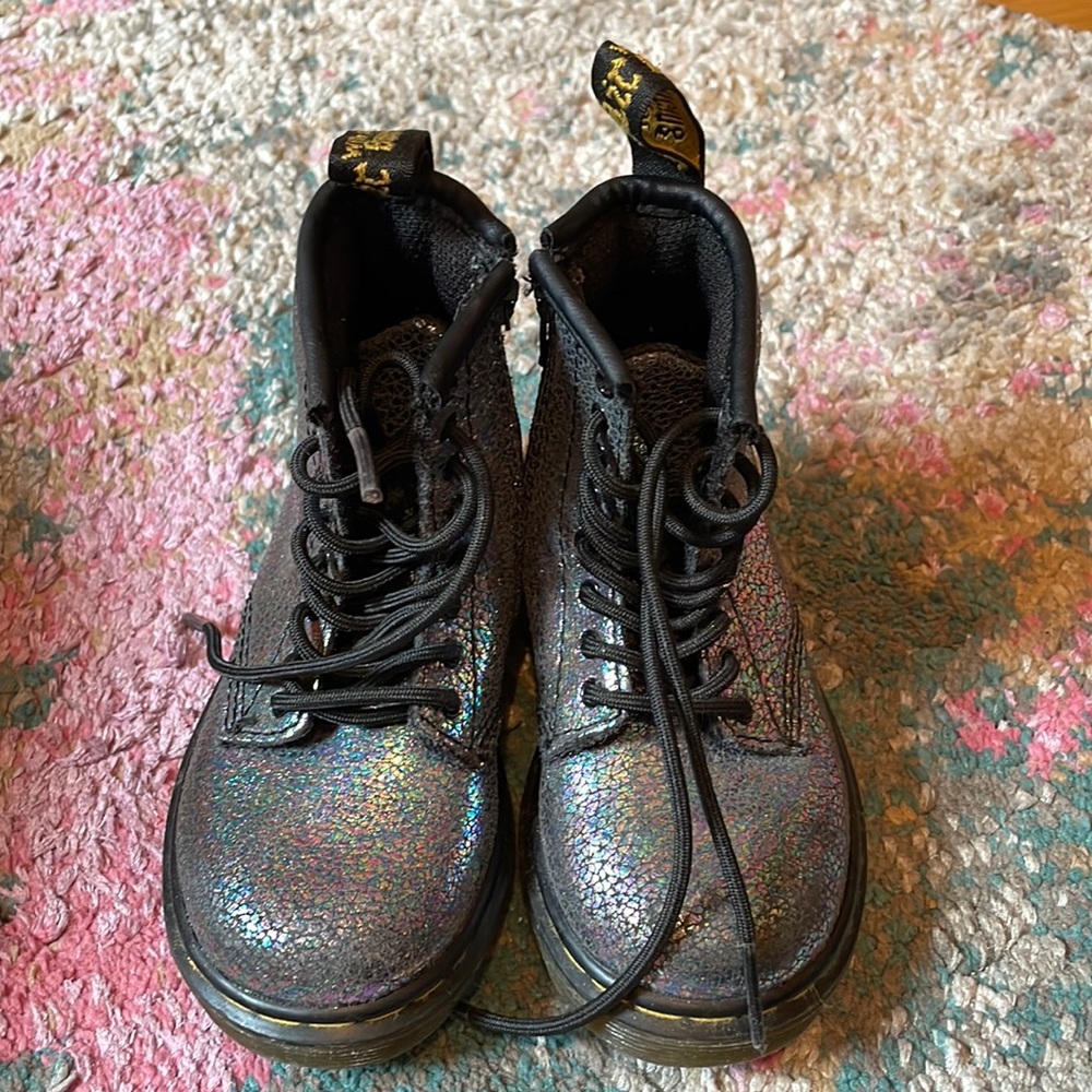 Dr Martens shiny boots size 7 toddler